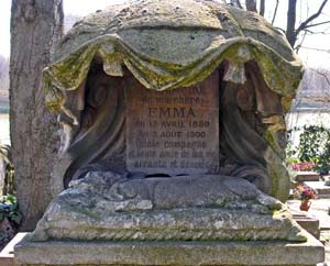 Emma tombstone at Cimeti�re des Chiens, PAris