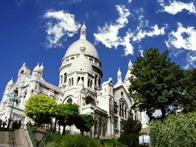 Sacr�-Coeur in April, photo by Richard Rogers