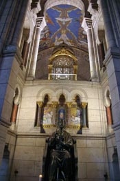 Interior of Sacr�-Coeur, photo by Michel Mory